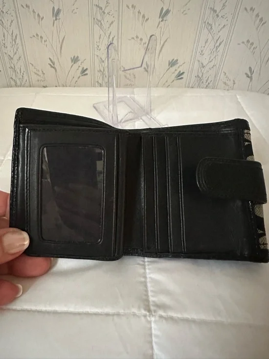 Coach Black and Cream Signature Buckle Wallet - Picture 10 of 16